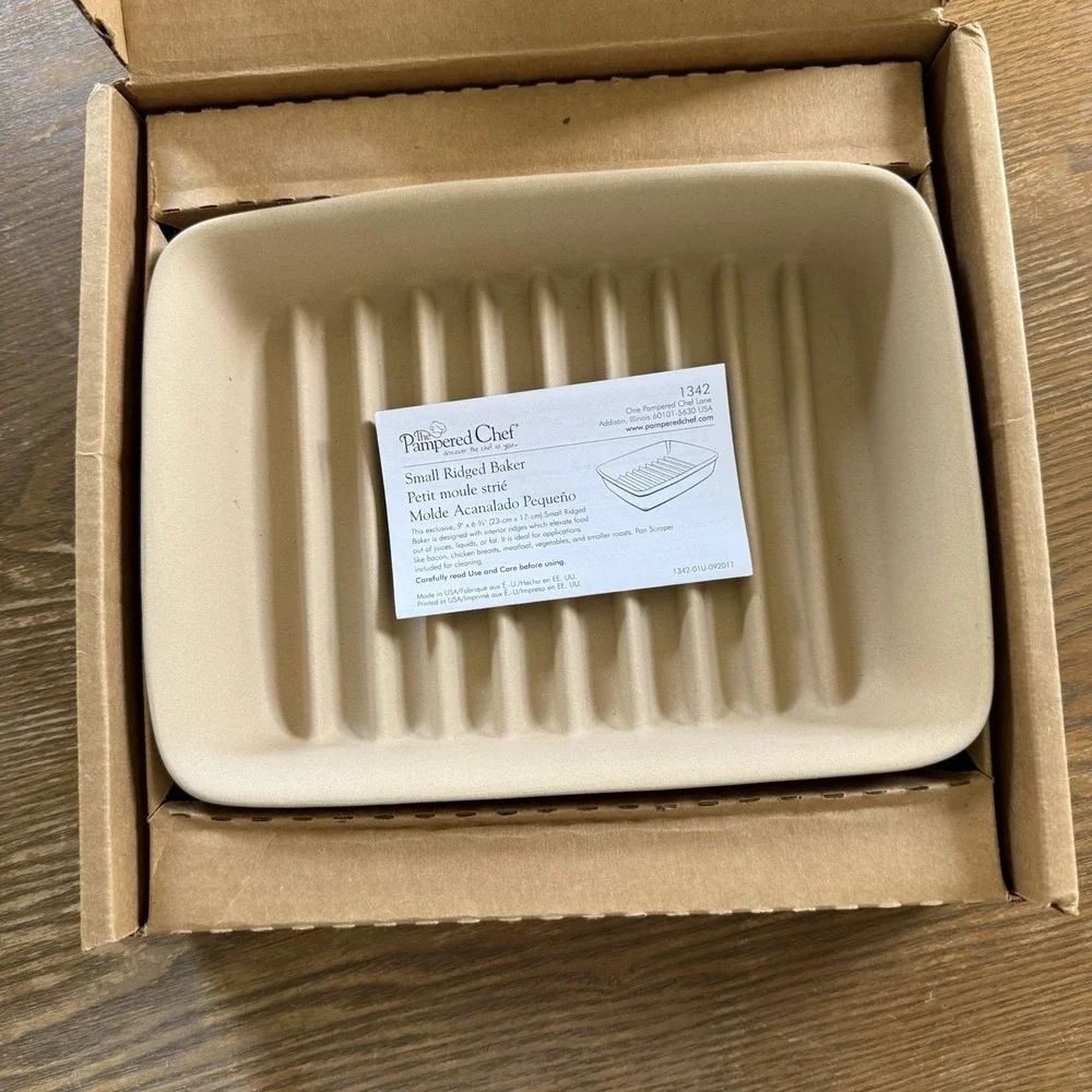 Pampered Chef Stoneware 1342 Small Ridged Baker Bacon 9x6.75